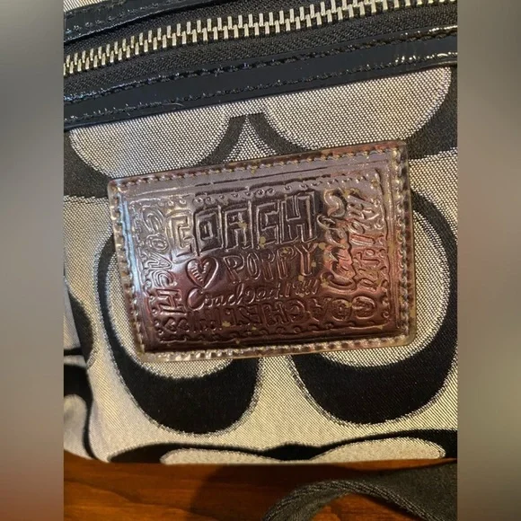 EUC Coach Poppy,shoulder/crossover bag black, gray, silver - Picture 2 of 9